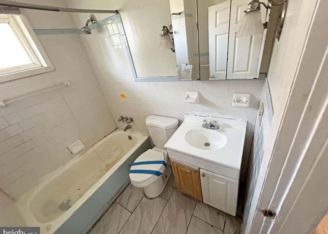Small bathroom renovations on a budget